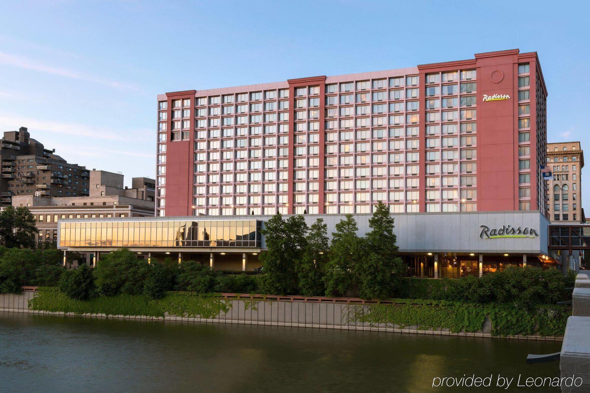 Rochester Riverside Hotel Eksteriør bilde